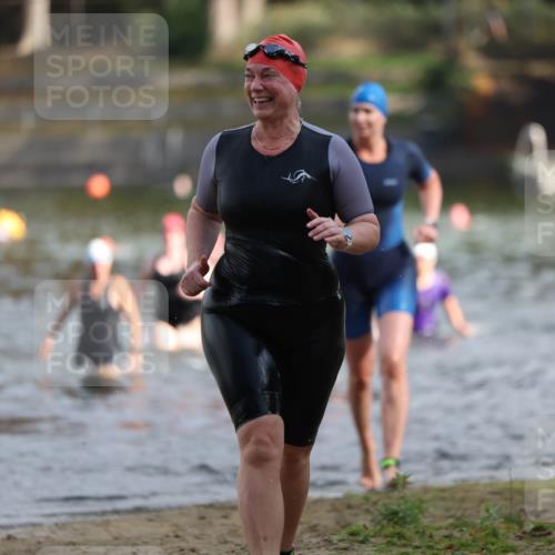 14.09.2025 - Stadtparktriathlon Michael Strokosch http://msf.ph/oto/8870597 14.09.2025 11:14:53 Schwimmen 936, 952, 957, 963, 1014 meine-sportfotos.de