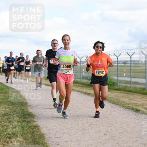 14.09.2025 - Airport Race Dr. Thomas Lammeyer http://msf.ph/oto/8870620 14.09.2025 12:15:07 Laufen 824, 11, 4068, 1842 meine-sportfotos.de