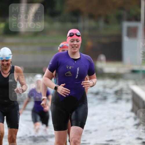 14.09.2025 - Stadtparktriathlon Michael Strokosch http://msf.ph/oto/8870624 14.09.2025 11:15:03 Schwimmen 948, 974, 980, 998, 1008, 1014 meine-sportfotos.de