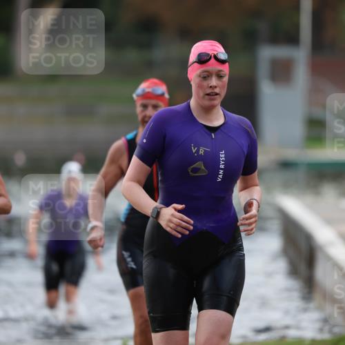 14.09.2025 - Stadtparktriathlon Michael Strokosch http://msf.ph/oto/8870628 14.09.2025 11:15:04 Schwimmen 948, 974, 980, 998, 1008, 1014 meine-sportfotos.de