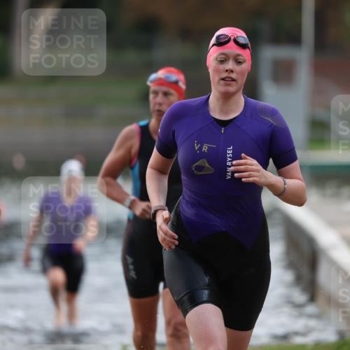 14.09.2025 - Stadtparktriathlon Michael Strokosch http://msf.ph/oto/8870630 14.09.2025 11:15:04 Schwimmen 948, 974, 980, 998, 1008, 1014 meine-sportfotos.de