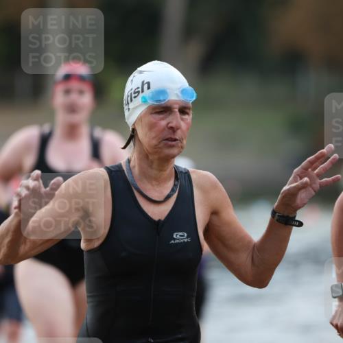 14.09.2025 - Stadtparktriathlon Michael Strokosch http://msf.ph/oto/8870636 14.09.2025 11:15:07 Schwimmen 948, 974, 980, 998, 1008, 1014 meine-sportfotos.de