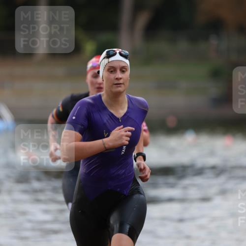 14.09.2025 - Stadtparktriathlon Michael Strokosch http://msf.ph/oto/8870646 14.09.2025 11:15:10 Schwimmen 948, 974, 980, 998, 1008 meine-sportfotos.de