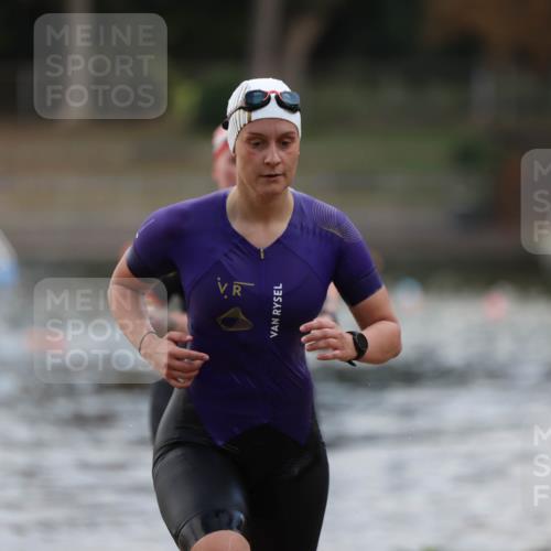 14.09.2025 - Stadtparktriathlon Michael Strokosch http://msf.ph/oto/8870647 14.09.2025 11:15:10 Schwimmen 948, 974, 980, 998, 1008 meine-sportfotos.de