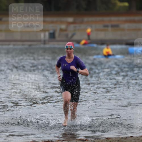 14.09.2025 - Stadtparktriathlon Michael Strokosch http://msf.ph/oto/8870664 14.09.2025 11:15:35 Schwimmen 972, 994 meine-sportfotos.de