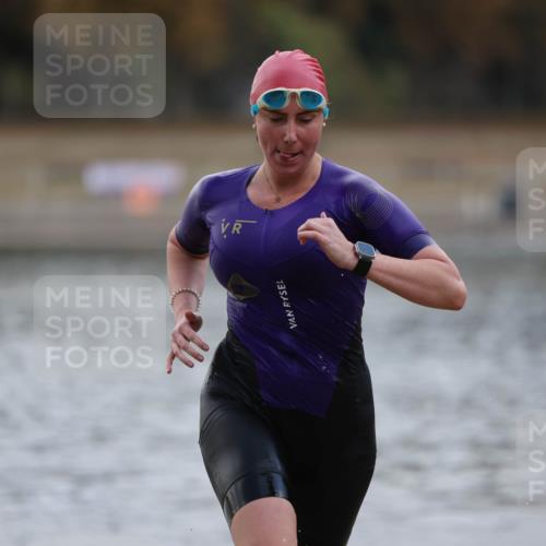 14.09.2025 - Stadtparktriathlon Michael Strokosch http://msf.ph/oto/8870681 14.09.2025 11:15:38 Schwimmen 972, 994 meine-sportfotos.de