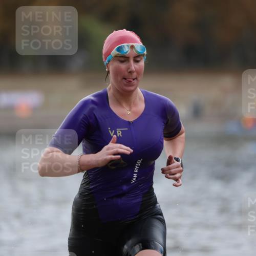 14.09.2025 - Stadtparktriathlon Michael Strokosch http://msf.ph/oto/8870683 14.09.2025 11:15:39 Schwimmen 972, 994 meine-sportfotos.de