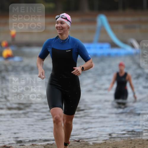 14.09.2025 - Stadtparktriathlon Michael Strokosch http://msf.ph/oto/8870694 14.09.2025 11:15:42 Schwimmen 924, 972, 994 meine-sportfotos.de