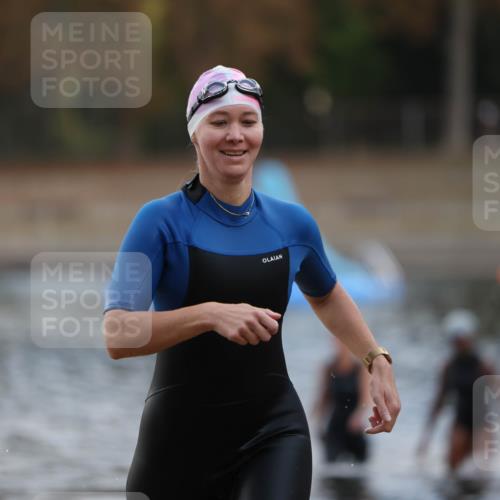 14.09.2025 - Stadtparktriathlon Michael Strokosch http://msf.ph/oto/8870704 14.09.2025 11:15:44 Schwimmen 924, 994, 1005 meine-sportfotos.de