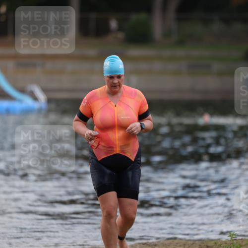 14.09.2025 - Stadtparktriathlon Michael Strokosch http://msf.ph/oto/8870752 14.09.2025 11:16:21 Schwimmen 986 meine-sportfotos.de
