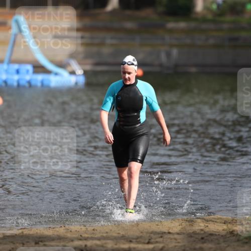 14.09.2025 - Stadtparktriathlon Michael Strokosch http://msf.ph/oto/8870796 14.09.2025 11:17:36 Schwimmen 1019 meine-sportfotos.de