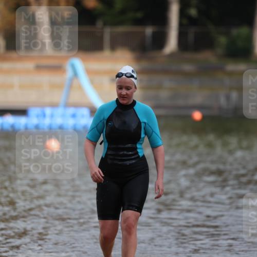 14.09.2025 - Stadtparktriathlon Michael Strokosch http://msf.ph/oto/8870805 14.09.2025 11:17:39 Schwimmen 1019 meine-sportfotos.de
