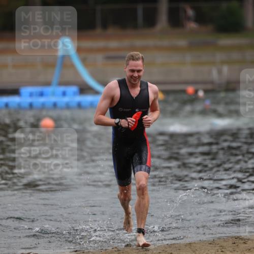 14.09.2025 - Stadtparktriathlon Michael Strokosch http://msf.ph/oto/8870822 14.09.2025 11:28:12 Schwimmen 1069 meine-sportfotos.de