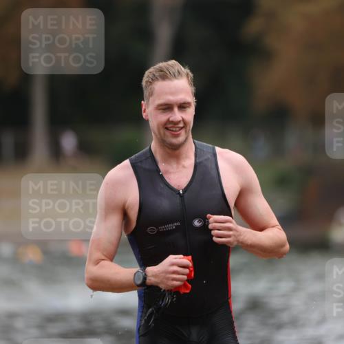 14.09.2025 - Stadtparktriathlon Michael Strokosch http://msf.ph/oto/8870835 14.09.2025 11:28:14 Schwimmen 1069, 1093 meine-sportfotos.de