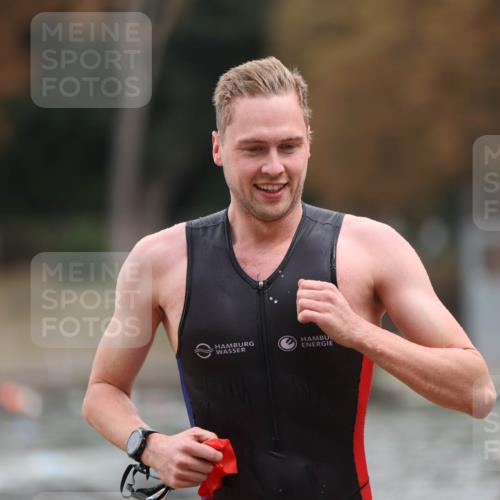 14.09.2025 - Stadtparktriathlon Michael Strokosch http://msf.ph/oto/8870838 14.09.2025 11:28:15 Schwimmen 1069, 1093 meine-sportfotos.de
