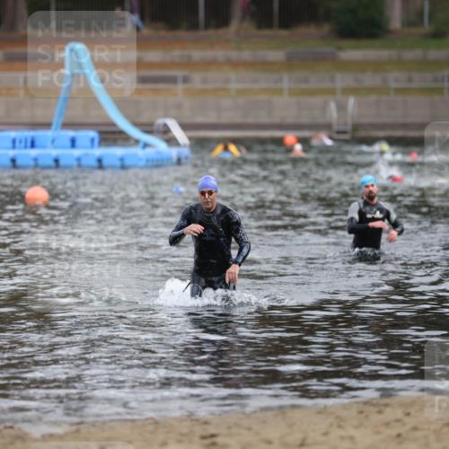 14.09.2025 - Stadtparktriathlon Michael Strokosch http://msf.ph/oto/8870839 14.09.2025 11:28:33 Schwimmen 1067 meine-sportfotos.de