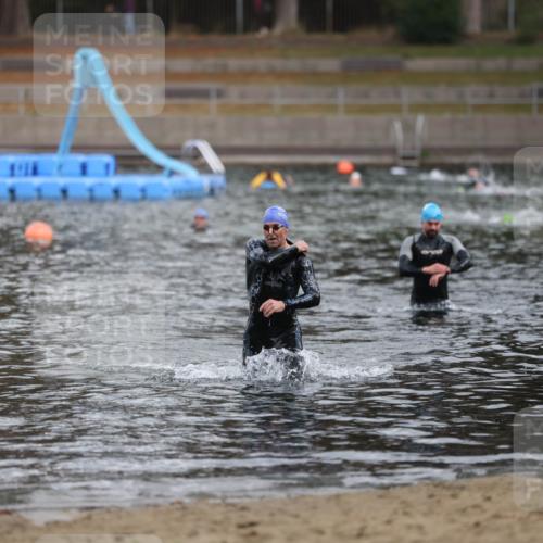 14.09.2025 - Stadtparktriathlon Michael Strokosch http://msf.ph/oto/8870841 14.09.2025 11:28:34 Schwimmen 1067 meine-sportfotos.de