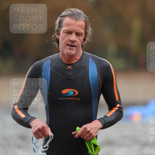 14.09.2025 - Stadtparktriathlon Michael Strokosch http://msf.ph/oto/8870921 14.09.2025 11:29:26 Schwimmen 1076, 1103 meine-sportfotos.de