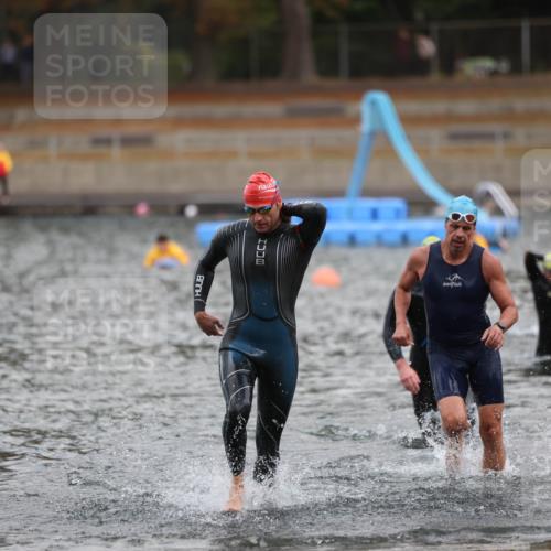 14.09.2025 - Stadtparktriathlon Michael Strokosch http://msf.ph/oto/8870935 14.09.2025 11:29:45 Schwimmen 1035, 1036, 1097 meine-sportfotos.de