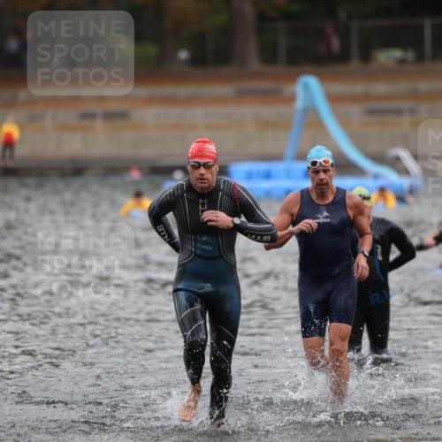14.09.2025 - Stadtparktriathlon Michael Strokosch http://msf.ph/oto/8870939 14.09.2025 11:29:46 Schwimmen 1035, 1036, 1097 meine-sportfotos.de
