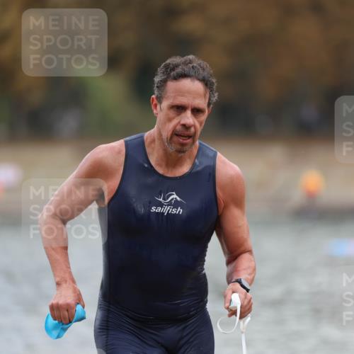 14.09.2025 - Stadtparktriathlon Michael Strokosch http://msf.ph/oto/8870951 14.09.2025 11:29:51 Schwimmen 1035, 1036, 1097 meine-sportfotos.de