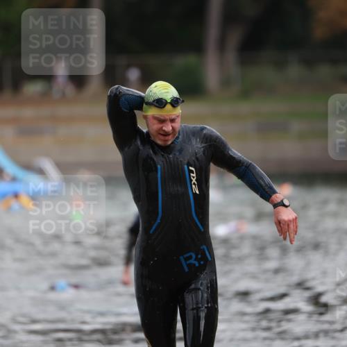 14.09.2025 - Stadtparktriathlon Michael Strokosch http://msf.ph/oto/8870959 14.09.2025 11:29:54 Schwimmen 1035, 1083, 1097 meine-sportfotos.de
