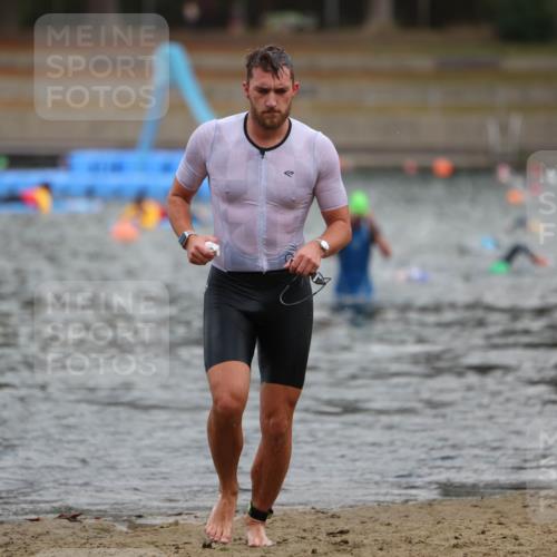 14.09.2025 - Stadtparktriathlon Michael Strokosch http://msf.ph/oto/8871002 14.09.2025 11:30:19 Schwimmen 1023 meine-sportfotos.de