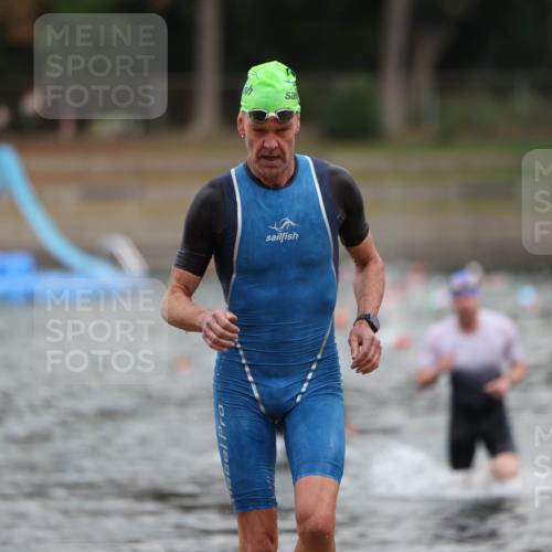 14.09.2025 - Stadtparktriathlon Michael Strokosch http://msf.ph/oto/8871025 14.09.2025 11:30:36 Schwimmen 1041, 1092, 1115 meine-sportfotos.de