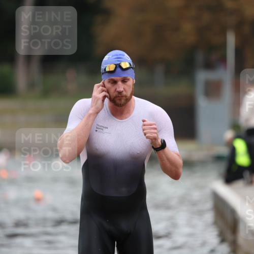 14.09.2025 - Stadtparktriathlon Michael Strokosch http://msf.ph/oto/8871041 14.09.2025 11:30:42 Schwimmen 1092, 1115 meine-sportfotos.de