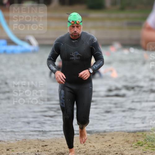 14.09.2025 - Stadtparktriathlon Michael Strokosch http://msf.ph/oto/8871045 14.09.2025 11:30:43 Schwimmen 1092, 1115 meine-sportfotos.de
