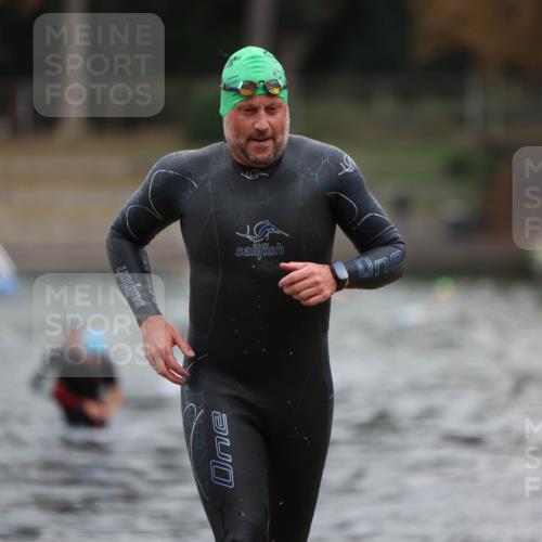 14.09.2025 - Stadtparktriathlon Michael Strokosch http://msf.ph/oto/8871049 14.09.2025 11:30:44 Schwimmen 1072, 1092, 1115 meine-sportfotos.de