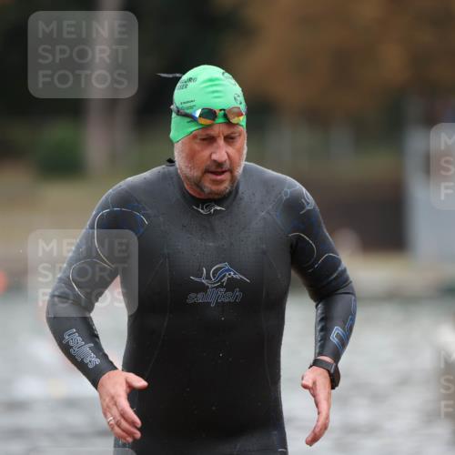 14.09.2025 - Stadtparktriathlon Michael Strokosch http://msf.ph/oto/8871054 14.09.2025 11:30:45 Schwimmen 1072, 1092, 1115 meine-sportfotos.de