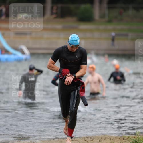 14.09.2025 - Stadtparktriathlon Michael Strokosch http://msf.ph/oto/8871059 14.09.2025 11:30:54 Schwimmen 1072, 1112 meine-sportfotos.de
