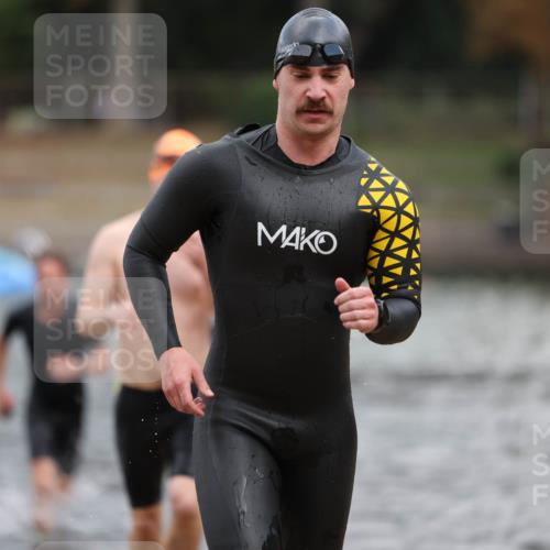 14.09.2025 - Stadtparktriathlon Michael Strokosch http://msf.ph/oto/8871095 14.09.2025 11:31:08 Schwimmen 1027, 1048, 1099, 1101 meine-sportfotos.de