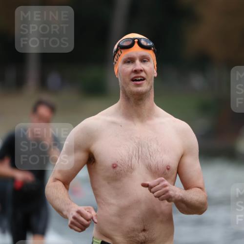 14.09.2025 - Stadtparktriathlon Michael Strokosch http://msf.ph/oto/8871104 14.09.2025 11:31:10 Schwimmen 1027, 1048, 1099, 1101 meine-sportfotos.de
