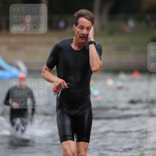 14.09.2025 - Stadtparktriathlon Michael Strokosch http://msf.ph/oto/8871108 14.09.2025 11:31:12 Schwimmen 1027, 1048, 1101 meine-sportfotos.de