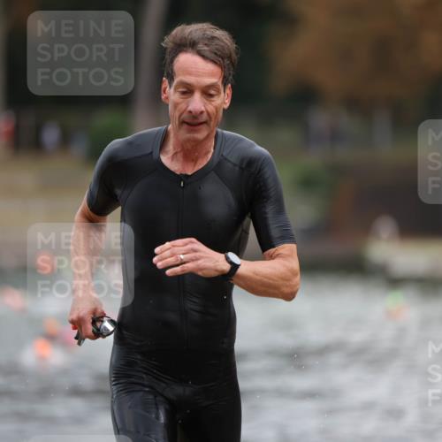 14.09.2025 - Stadtparktriathlon Michael Strokosch http://msf.ph/oto/8871111 14.09.2025 11:31:13 Schwimmen 1027, 1048, 1101 meine-sportfotos.de