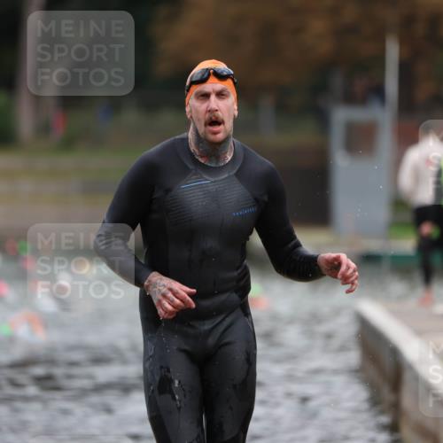 14.09.2025 - Stadtparktriathlon Michael Strokosch http://msf.ph/oto/8871119 14.09.2025 11:31:17 Schwimmen 1027, 1101 meine-sportfotos.de