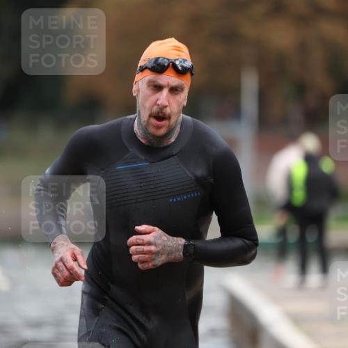 14.09.2025 - Stadtparktriathlon Michael Strokosch http://msf.ph/oto/8871126 14.09.2025 11:31:18 Schwimmen 1027 meine-sportfotos.de