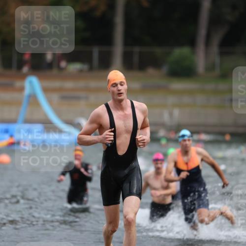 14.09.2025 - Stadtparktriathlon Michael Strokosch http://msf.ph/oto/8871130 14.09.2025 11:31:30 Schwimmen 1025, 1051, 1065, 1109 meine-sportfotos.de