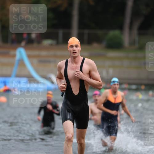 14.09.2025 - Stadtparktriathlon Michael Strokosch http://msf.ph/oto/8871132 14.09.2025 11:31:31 Schwimmen 1025, 1051, 1065, 1109 meine-sportfotos.de