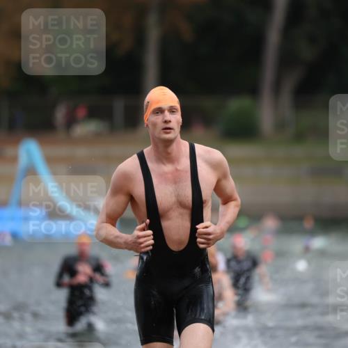 14.09.2025 - Stadtparktriathlon Michael Strokosch http://msf.ph/oto/8871136 14.09.2025 11:31:32 Schwimmen 1025, 1051, 1065, 1109 meine-sportfotos.de