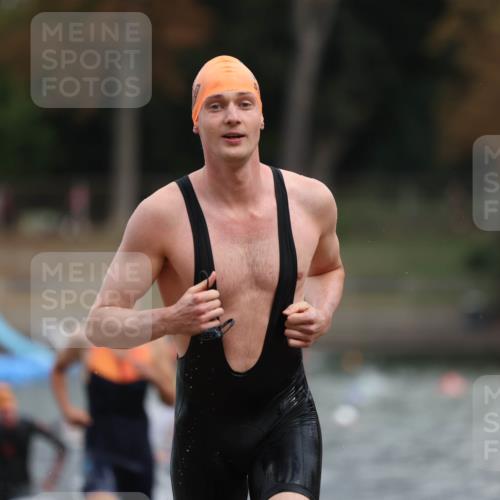 14.09.2025 - Stadtparktriathlon Michael Strokosch http://msf.ph/oto/8871140 14.09.2025 11:31:33 Schwimmen 1025, 1051, 1065, 1109 meine-sportfotos.de