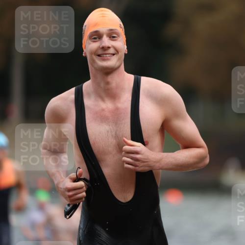 14.09.2025 - Stadtparktriathlon Michael Strokosch http://msf.ph/oto/8871143 14.09.2025 11:31:33 Schwimmen 1025, 1051, 1065, 1109 meine-sportfotos.de
