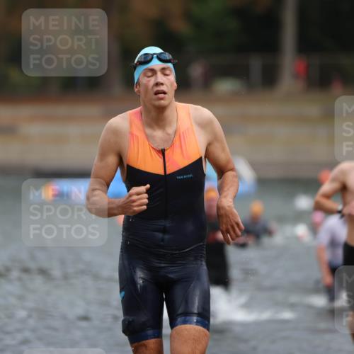 14.09.2025 - Stadtparktriathlon Michael Strokosch http://msf.ph/oto/8871150 14.09.2025 11:31:35 Schwimmen 1025, 1051, 1062, 1065, 1109 meine-sportfotos.de