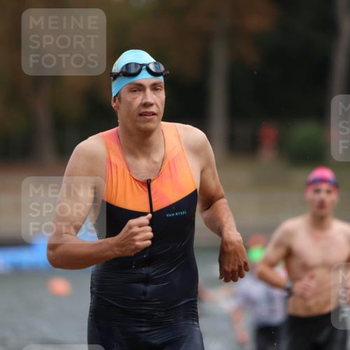 14.09.2025 - Stadtparktriathlon Michael Strokosch http://msf.ph/oto/8871153 14.09.2025 11:31:36 Schwimmen 1025, 1051, 1062, 1065, 1109 meine-sportfotos.de