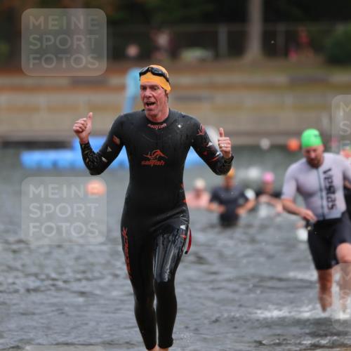 14.09.2025 - Stadtparktriathlon Michael Strokosch http://msf.ph/oto/8871172 14.09.2025 11:31:40 Schwimmen 1025, 1039, 1062, 1065 meine-sportfotos.de
