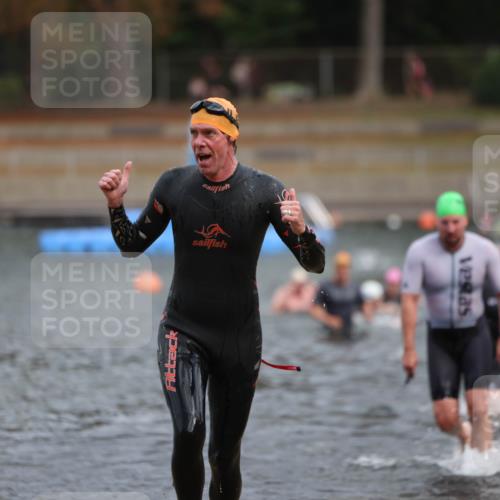 14.09.2025 - Stadtparktriathlon Michael Strokosch http://msf.ph/oto/8871174 14.09.2025 11:31:41 Schwimmen 1025, 1039, 1062, 1065 meine-sportfotos.de