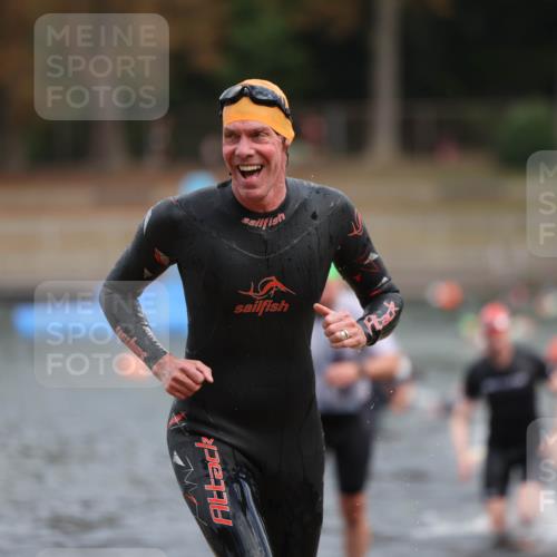14.09.2025 - Stadtparktriathlon Michael Strokosch http://msf.ph/oto/8871180 14.09.2025 11:31:42 Schwimmen 1025, 1039, 1062, 1107 meine-sportfotos.de
