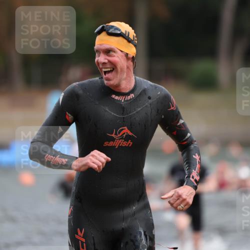 14.09.2025 - Stadtparktriathlon Michael Strokosch http://msf.ph/oto/8871183 14.09.2025 11:31:43 Schwimmen 1025, 1039, 1062, 1107 meine-sportfotos.de